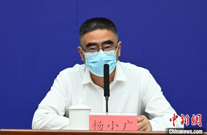 成都市政府副秘書長、市衛(wèi)健委主任楊小廣。　安源 攝