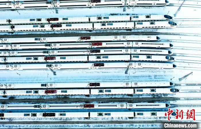 哈鐵管轄高鐵動(dòng)車組。　哈鐵提供