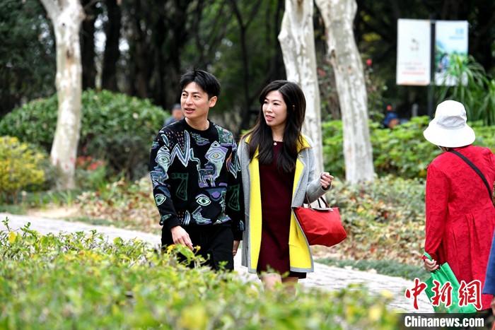 圖為3月15日，張家豪(左)與林佳臻在福建福州金山公園游玩。 <a target='_blank' href='/'><p  align=