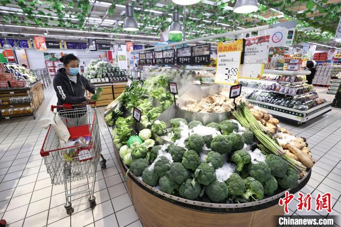 30年間，購物方式從“手推車”到“一鍵購”，美特好見證著山西超市經(jīng)濟(jì)的變遷?！?jiān)?攝
