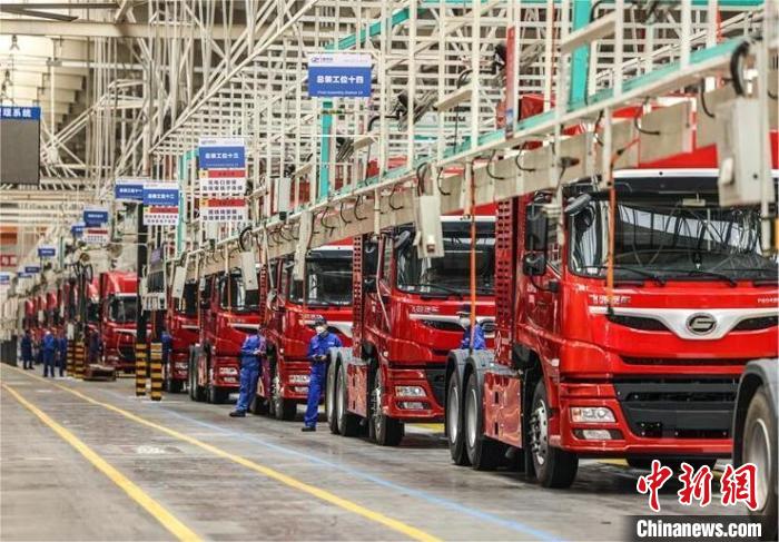 位于佛山的氫能源汽車(chē)企業(yè)飛馳汽車(chē)總裝車(chē)間 黃永程 攝