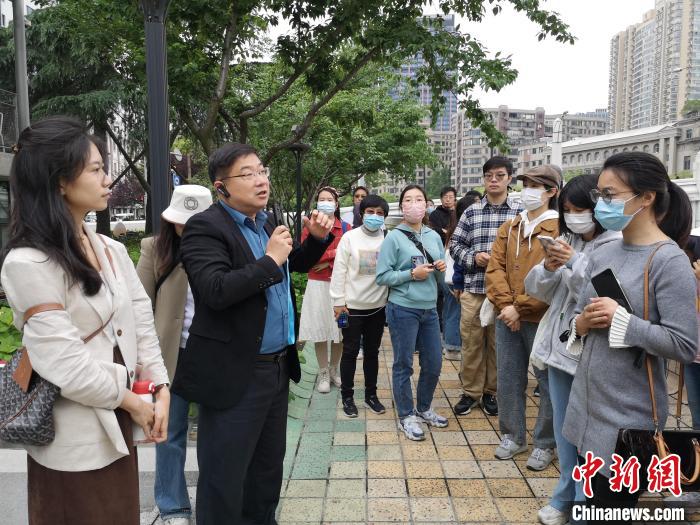 活動(dòng)現(xiàn)場(chǎng)?！》队畋?攝