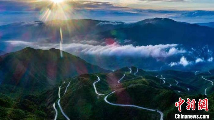 湖南城步苗族自治縣地處湘西南苗疆要區(qū)?！〕遣娇h委宣傳部 供圖