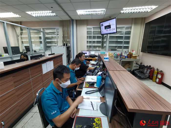 “曼谷無(wú)線電中心”工作現(xiàn)場(chǎng)。人民網(wǎng)記者 白元琪攝
