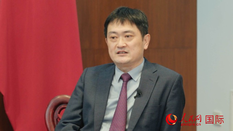 中國駐阿根廷使館代辦孫怡接受人民網專訪。人民網記者 張若涵攝