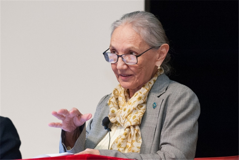 哈薩克斯坦?jié)h學(xué)家哈菲佐娃。資料圖