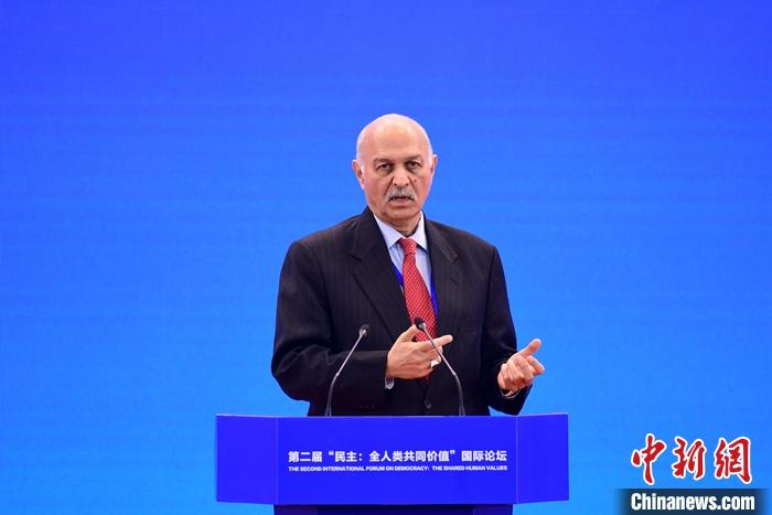 3月23日，第二屆“民主：全人類共同價值”國際論壇開幕式在北京舉行。圖為巴基斯坦參議院國防委員會主席穆沙希德·侯賽因在開幕式上作主題發(fā)言。 <a target='_blank' href='/'><p  align=