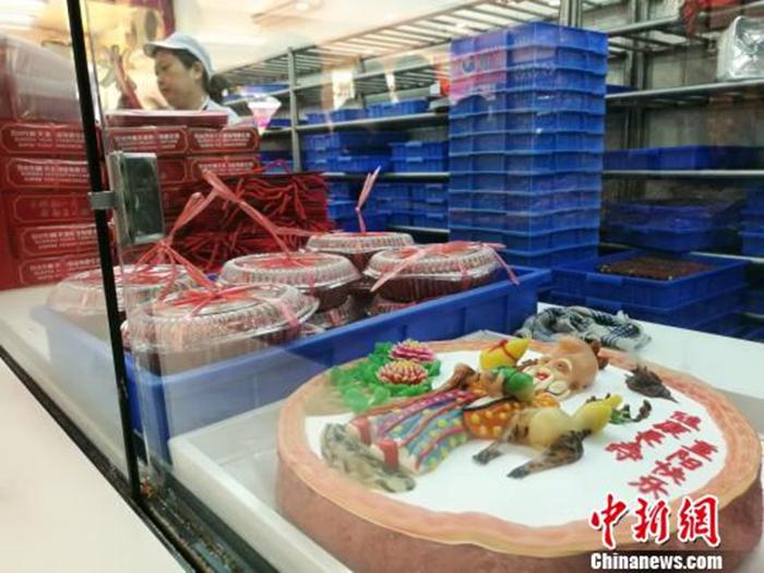 資料圖：等待銷售的重陽糕?！＄娚?攝