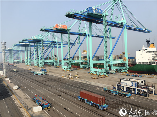 天津港北疆港區(qū)C段智能化集裝箱碼頭。人民網(wǎng)記者 符園園攝