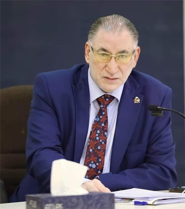 圖為約旦侯賽因·本·塔拉勒大學教授哈?！み_賈。受訪者供圖