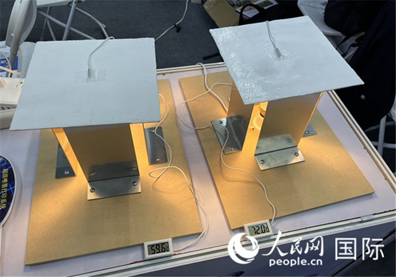 氣凝膠隔熱材料應(yīng)用效果展示。（人民網(wǎng)記者 陳思攝）