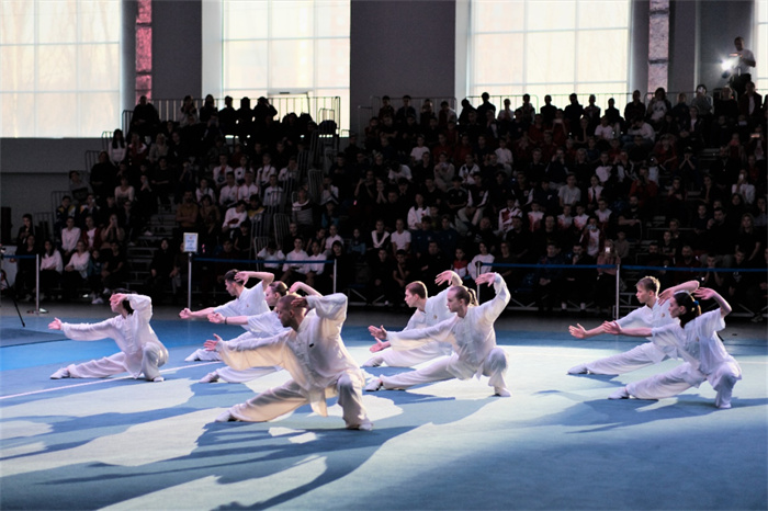 俄羅斯武術(shù)運動員進行示范表演。駐俄羅斯大使館供圖