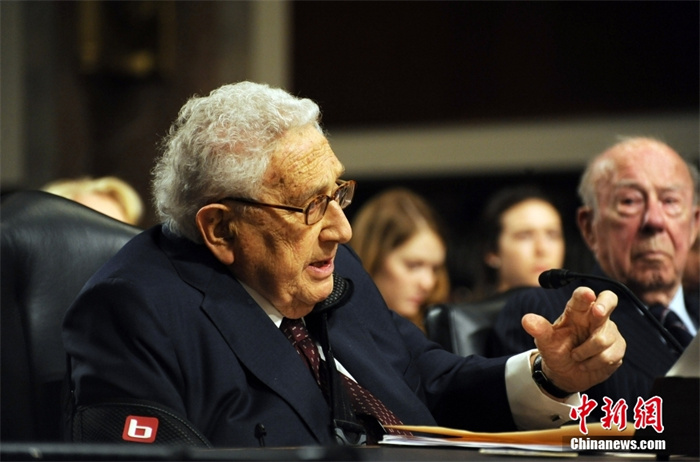 基辛格當(dāng)?shù)貢r(shí)間2015年1月29日在華盛頓出席國會聽證會時(shí)闡述了他對中國崛起的看法。<a target='_blank' href='/' _fcksavedurl='/'><p  align=