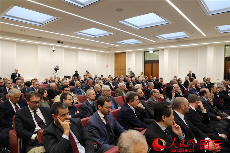 會(huì)議現(xiàn)場(chǎng)。人民網(wǎng)記者 謝亞宏攝