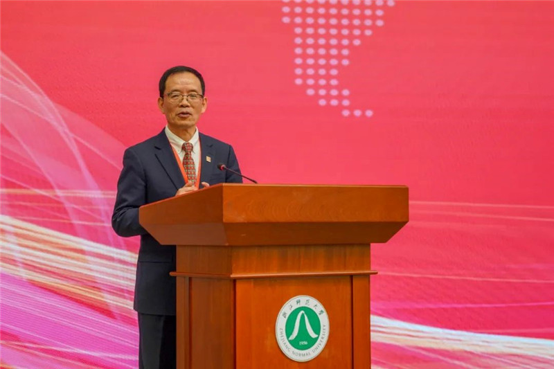 國務(wù)院學(xué)位委員會區(qū)域國別學(xué)學(xué)科評議組秘書長、浙江師范大學(xué)非洲研究院（非洲區(qū)域國別學(xué)院）院長劉鴻武致辭。主辦方供圖