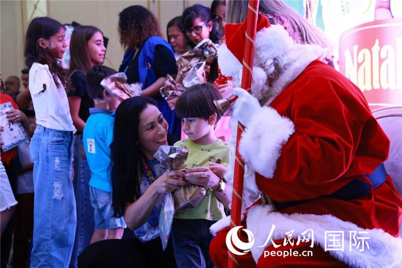 捐贈活動現(xiàn)場。人民網(wǎng)記者宋亦然攝