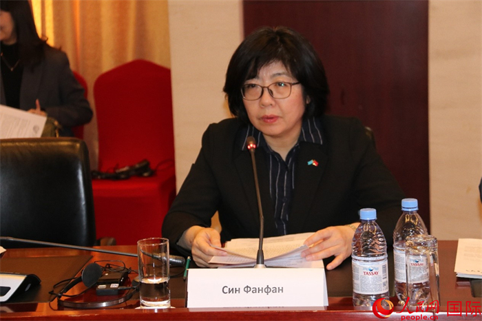 中國駐哈薩克斯坦大使館公使銜參贊邢芳芳致辭。人民網(wǎng)記者 李強(qiáng)攝