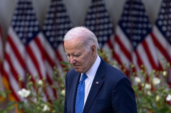 2023年4月24日，美國總統(tǒng)拜登在首都華盛頓白宮出席活動。新華社發(fā)（亞倫攝）