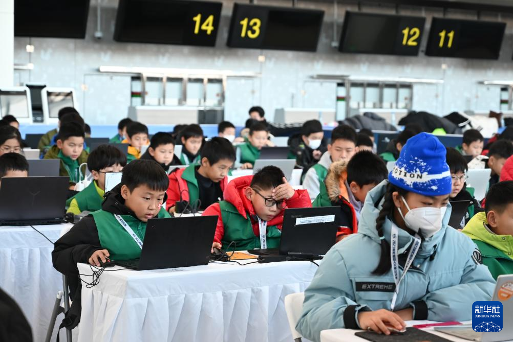 1月26日，選手們在比賽中。新華社記者 宋心平 攝