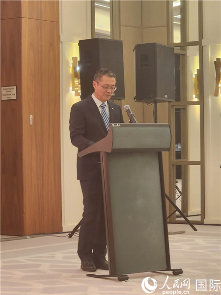 中國駐哈大使館公使銜參贊蘇予致辭。人民網(wǎng)記者 李強攝