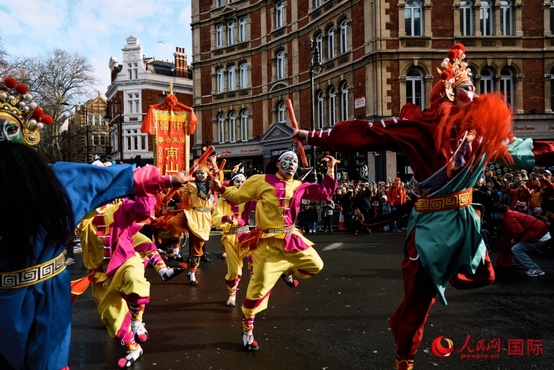 倫敦新春慶典現(xiàn)場。人民網(wǎng) 郭錦標(biāo)、楊浩鵬攝