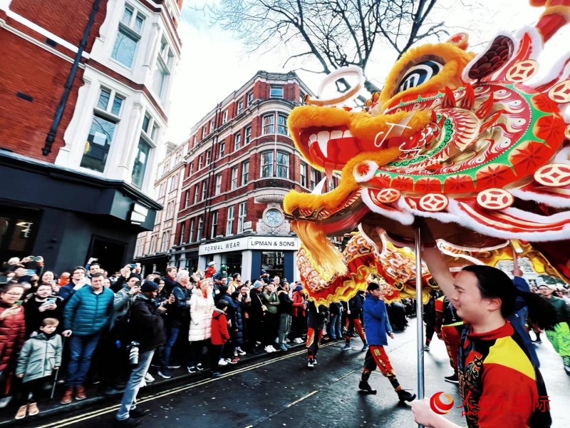 倫敦新春慶典現(xiàn)場。人民網(wǎng) 郭錦標(biāo)、楊浩鵬攝