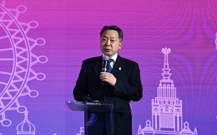 1.中國(guó)人民對(duì)外友好協(xié)會(huì)副會(huì)長(zhǎng)袁敏道在第四屆“中俄青年同走友誼路”活動(dòng)上致辭。主辦方供圖