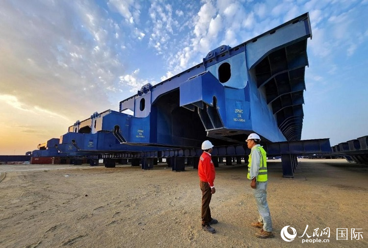 全球最大升船機(jī)平臺。人民網(wǎng)記者管克江攝