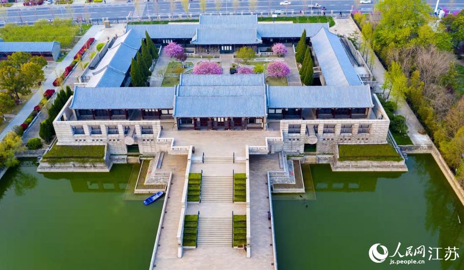 周恩來紀(jì)念館內(nèi)海棠盛開。紀(jì)星名攝