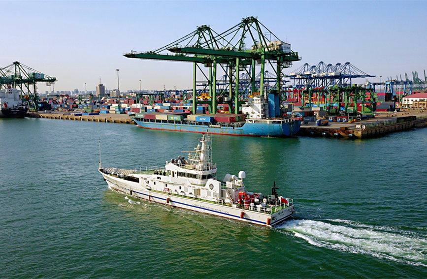 11家涉海部門聯(lián)合開展海上巡航。天津邊檢總站供圖