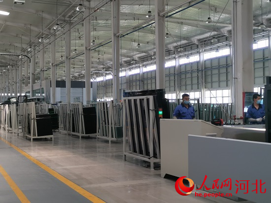 高碑店綠建產(chǎn)業(yè)蓬勃發(fā)展。人民網(wǎng)張繼航攝