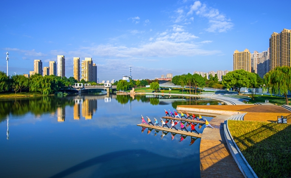 漫步街頭，科產(chǎn)城人融合的理念貫穿始終。無錫高新區(qū)管委會供圖