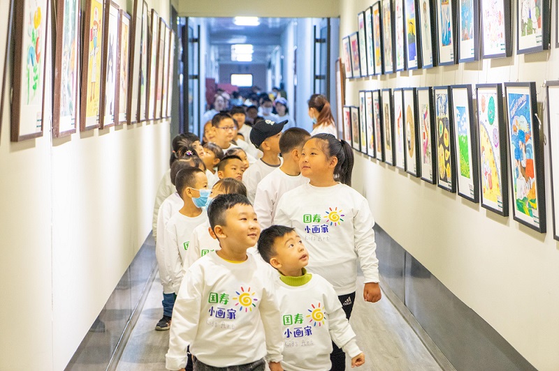 國(guó)壽小畫(huà)家創(chuàng)意作品征集活動(dòng)啟幕。單位供圖