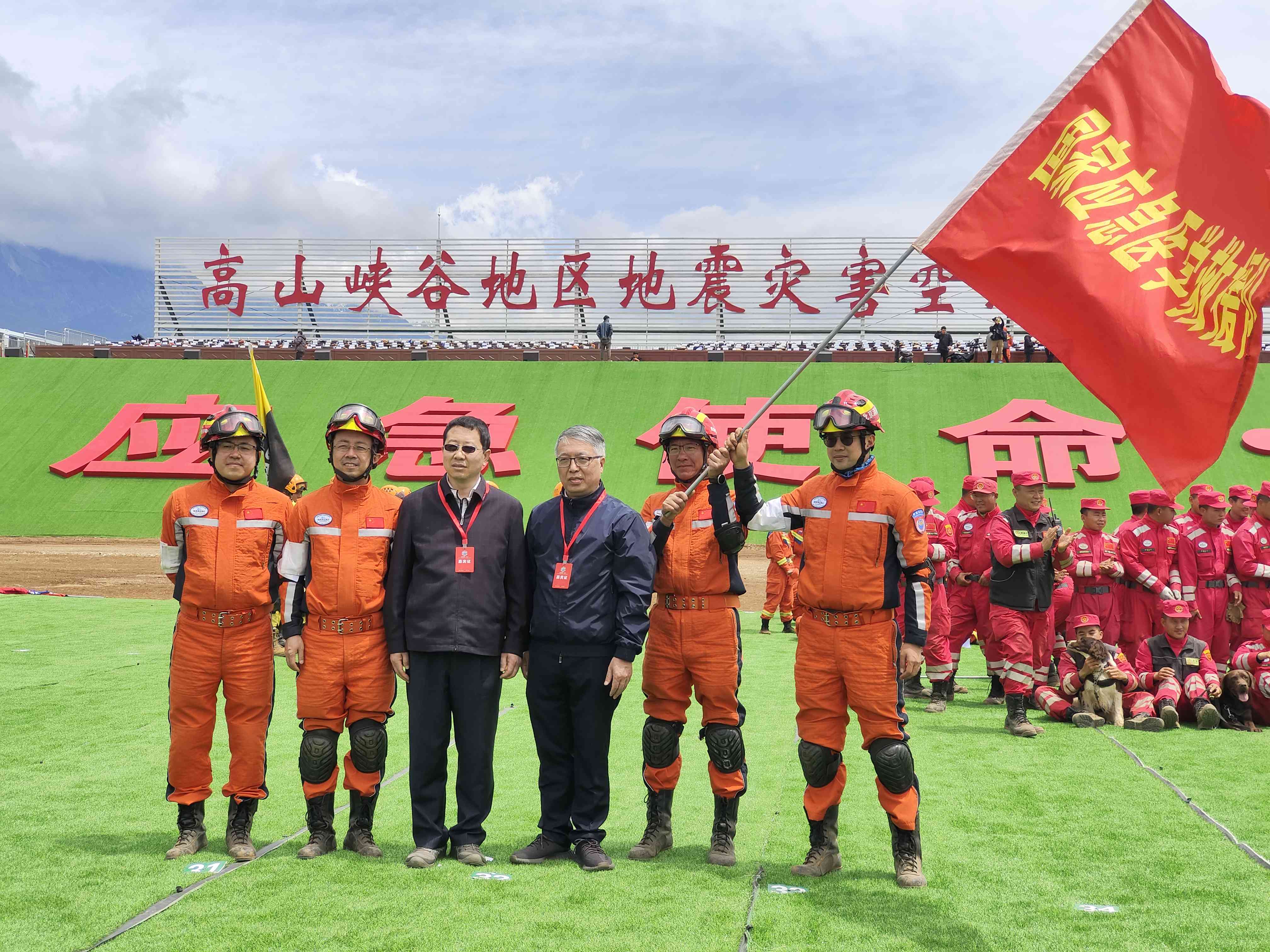 呂國忠以總領(lǐng)隊身份，帶領(lǐng)國家應(yīng)急醫(yī)學(xué)救援隊演練。受訪者供圖