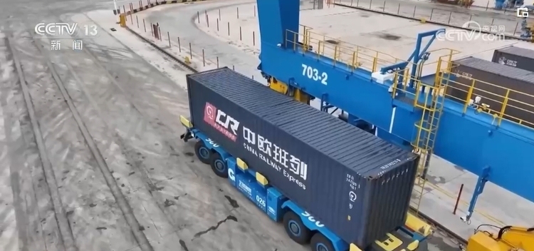 便企服務(wù)實(shí)打?qū)?為企業(yè)“出海”保駕護(hù)航 經(jīng)濟(jì)發(fā)展“添”動力