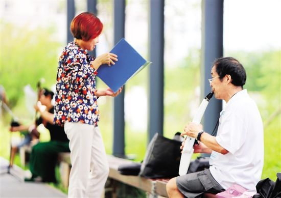 美舍河鳳翔濕地公園成為市民休閑的好去處。 南國都市報記者 汪承賢 攝