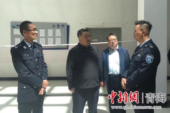 圖為生態(tài)環(huán)保專項(xiàng)督查現(xiàn)場(chǎng)。 孫舒亞攝