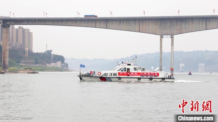 聯(lián)合巡江守護(hù)活動(dòng)現(xiàn)場(chǎng)?！〗部h融媒體中心 攝