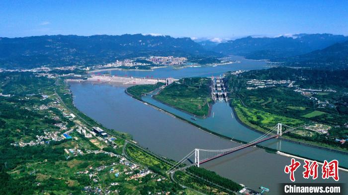 2022年夏季三峽工程為中下游補(bǔ)水。(資料圖) 湯偉 攝