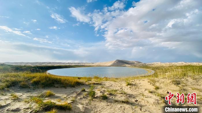 圖為青海湖沙島風(fēng)光。　李江寧 攝