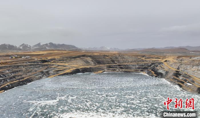航拍圖為青海省海西蒙古族藏族自治州天峻縣木里礦區(qū)。　馬銘言 攝