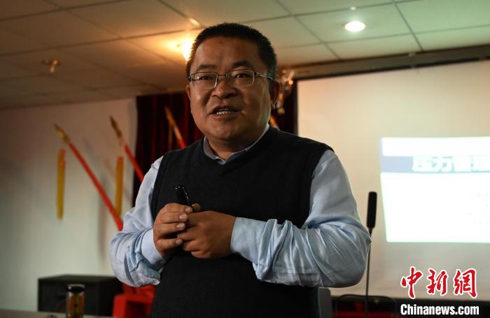 西藏高校教授專(zhuān)家走進(jìn)昌都“送教”進(jìn)基層