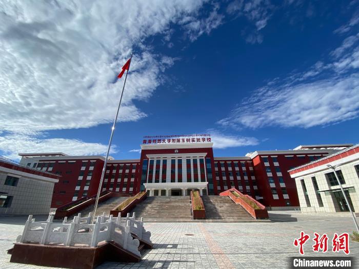 瀾滄江畔開出“教育格?；ā保含F(xiàn)代教育和生態(tài)教育并重