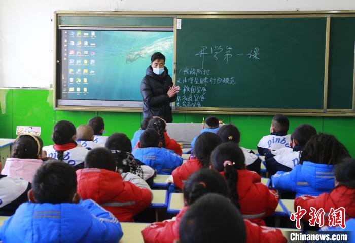 圖為學(xué)生正在上課。　馬銘言 攝