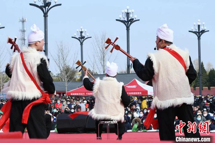 圖為陜北說書展演?！×赫赵?攝