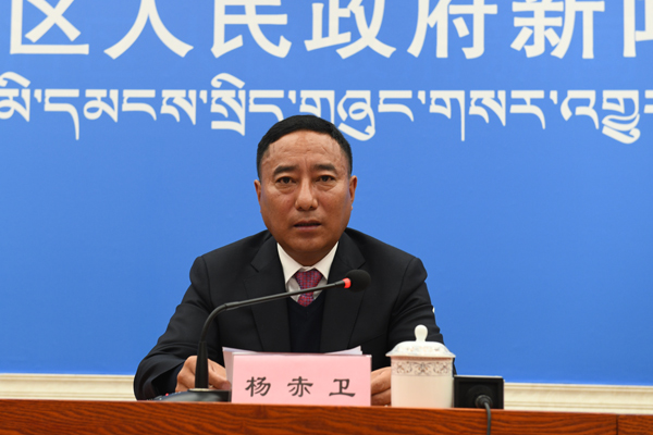 楊赤衛(wèi) 林芝市常委、政府副市長.JPG