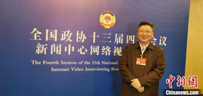 圖為全國政協(xié)委員、青海省統(tǒng)戰(zhàn)部部長公保扎西。受訪者供圖