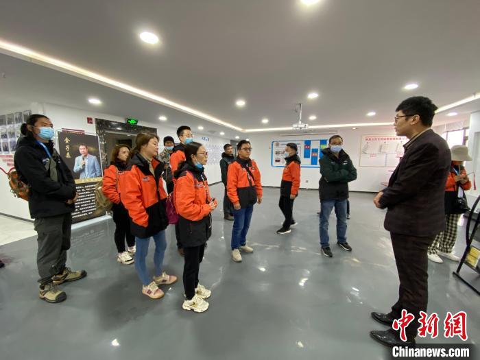圖為2021瀾湄萬里行中外媒體在昌都新區(qū)采訪。　李江寧 攝