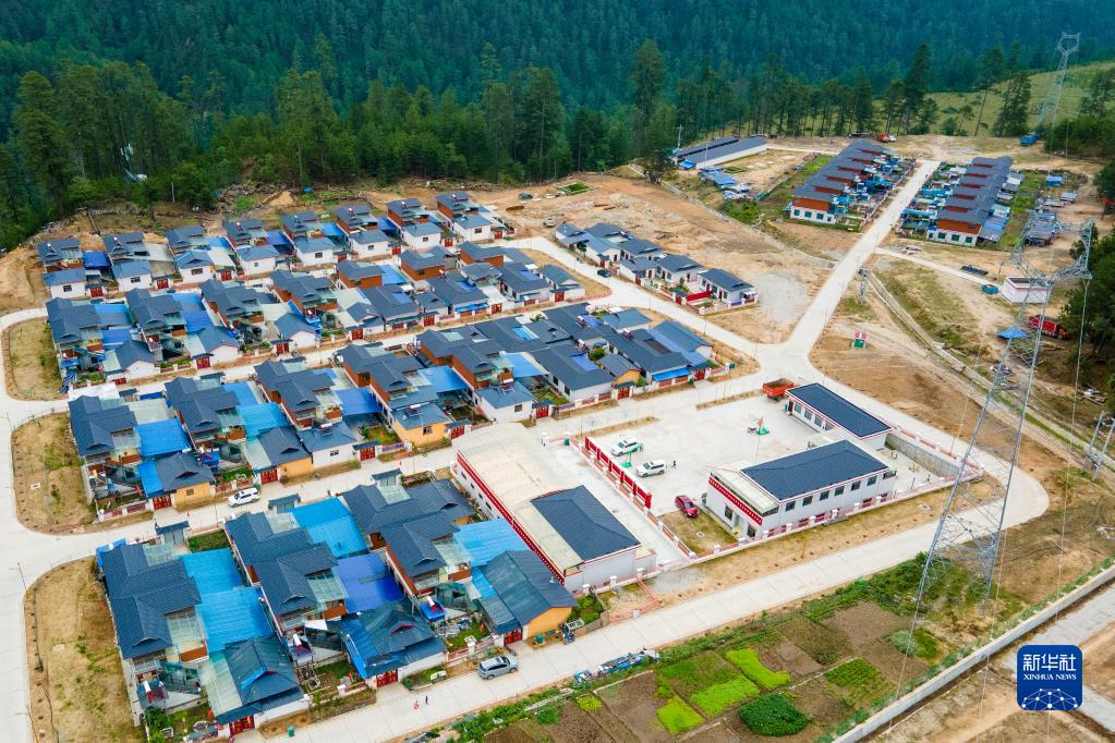 西藏林芝：易地搬遷，迎來幸福新生活