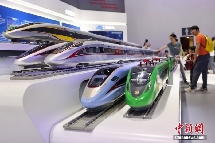 7月13日，第二十六屆北京科博會在北京國家會議中心開幕。圖為復(fù)興號系列動車組模型。<a target='_blank' href='/'><p  align=